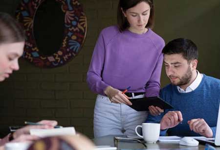 Crafting Tomorrow's Marketing: Innovations in Digital Agency Performance